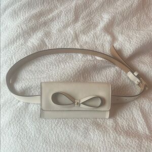 Kate Spade Cream Crossbody Bag. No tag but new never used.